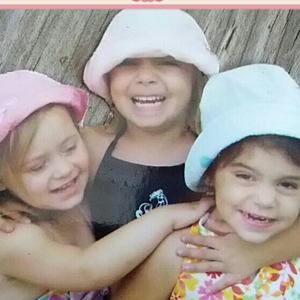 Meet your Posher, Mona